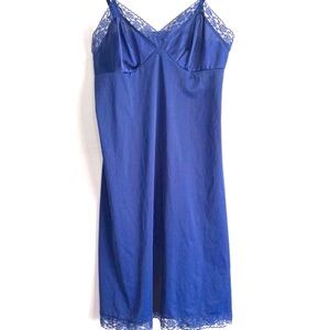 Vintage Vanity Fair Navy Full Slip/Dress 
Size 42L